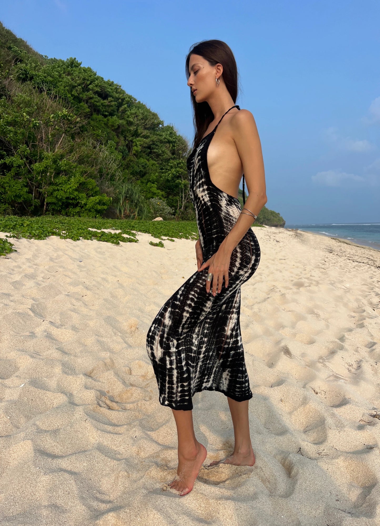 SHORELINE MAXI DRESS (BLACKOUT)